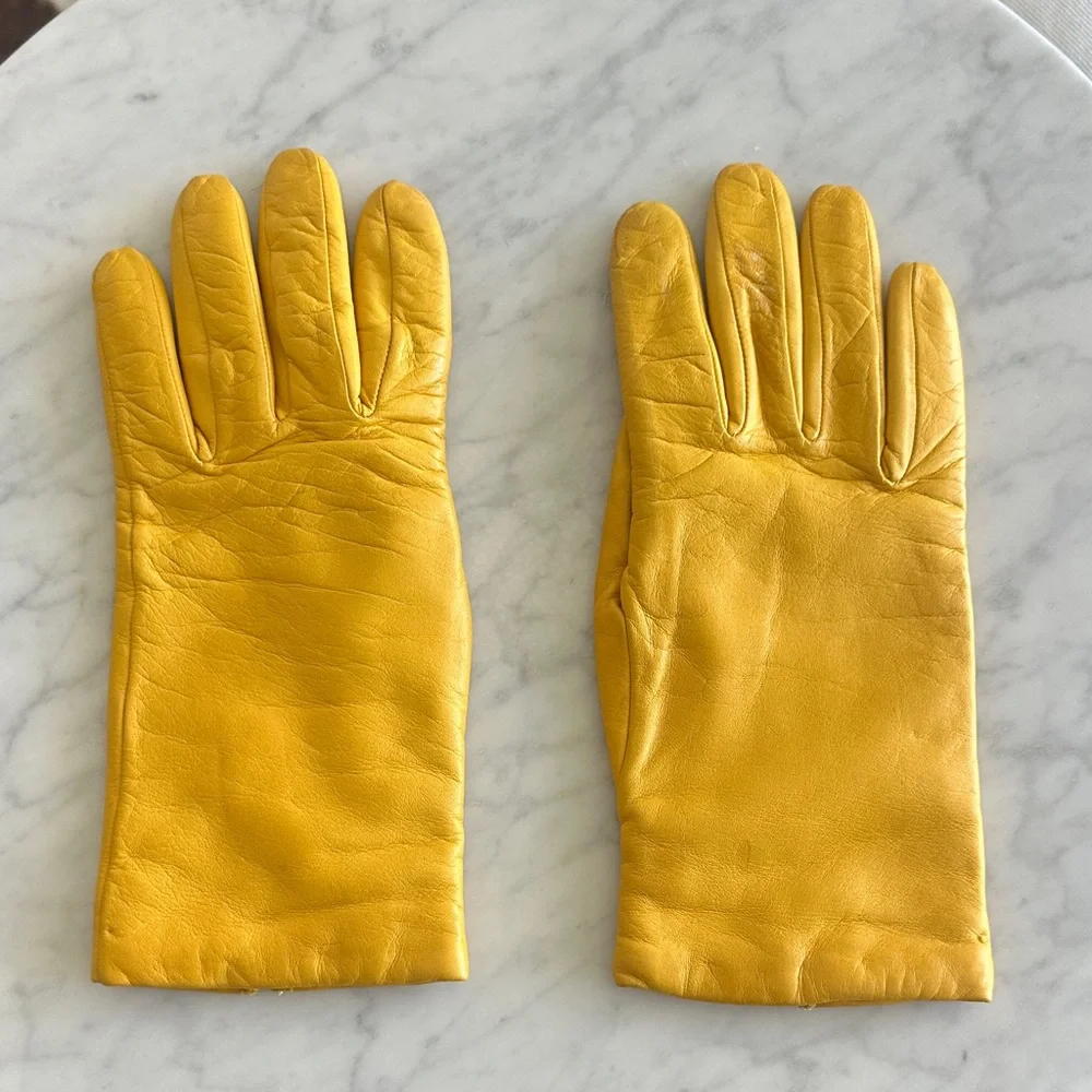 Chic Mustard Leather Gloves handmade in rome cashmere lined